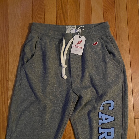 UNC TARHEELS JOGGERS with pockets - BRAND NEW WITH TAGS 
LEAGUE BRAND SUPERSOFT - Picture 6 of 8